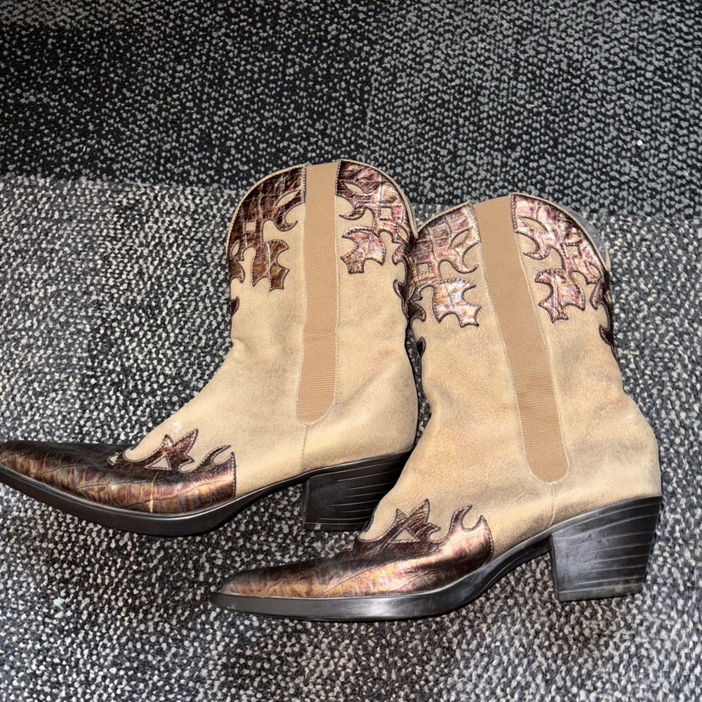 GOMMUS - Women's Tan and Brown Western Boots